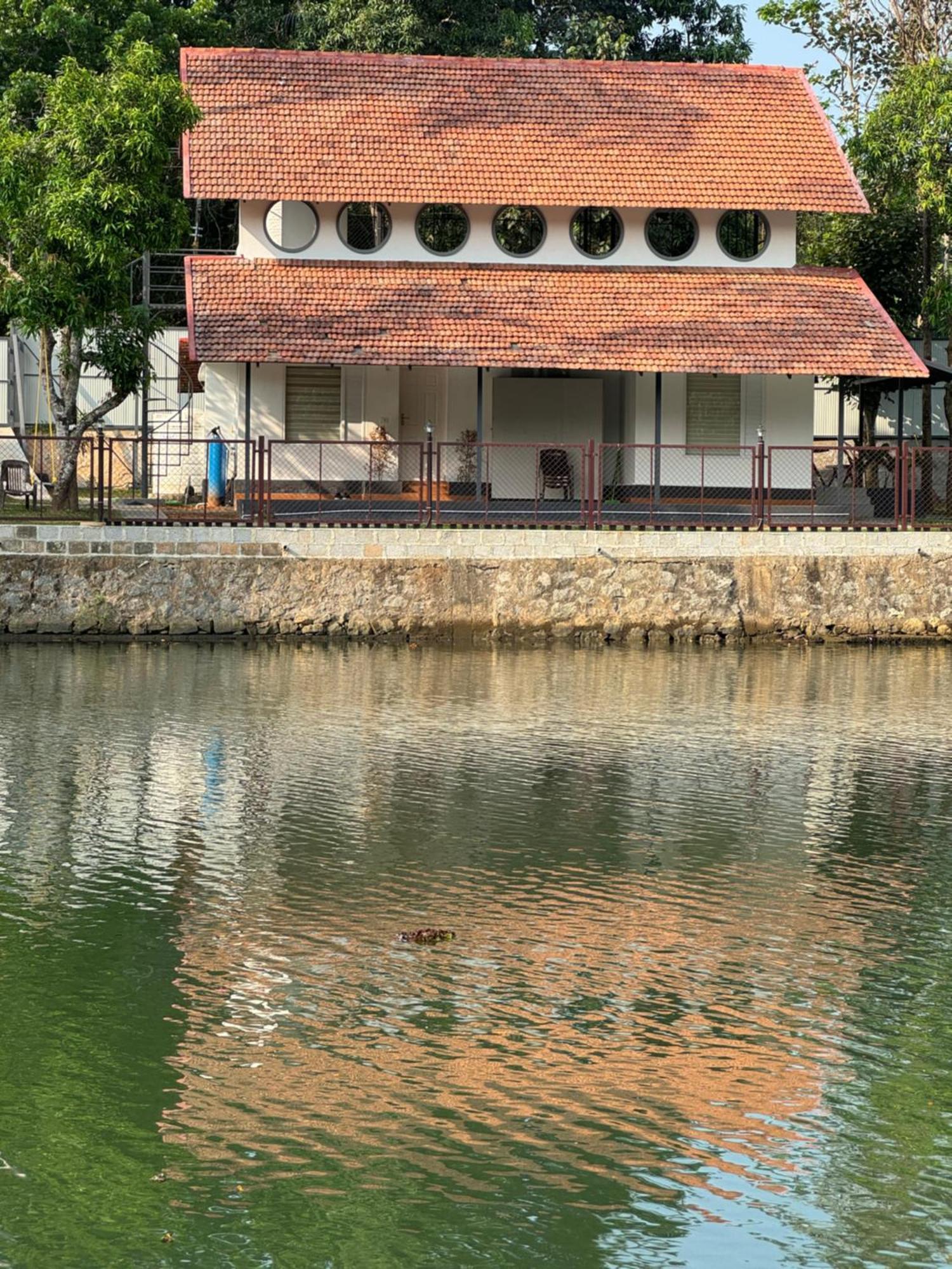 Blue Lake Villa Kollam Exterior foto